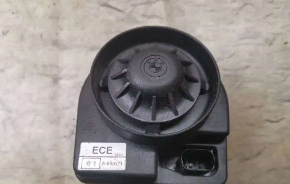 BMW 5 E39 Alarm system siren A000271
