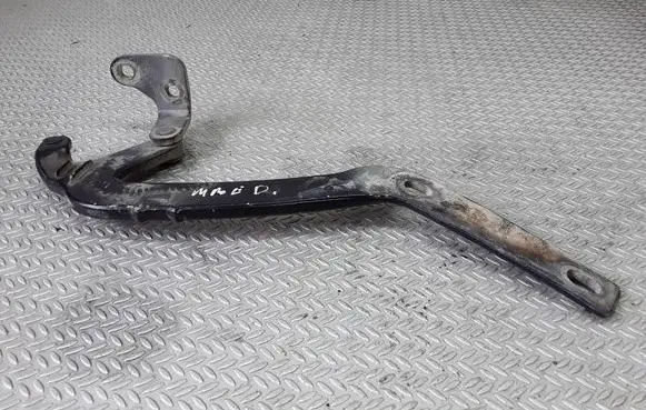 Mercedes-Benz E W210 Tailgate/trunk/boot hinge