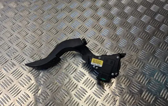 Audi A4 S4 B7 8E 8H Accelerator throttle pedal 8E1723523J