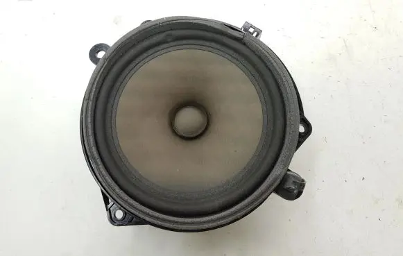 KIA Sportage Front door speaker