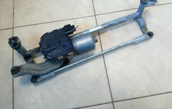 Volkswagen Golf VII Front wiper linkage and motor 5G1955023C 5G1955119A NE23945