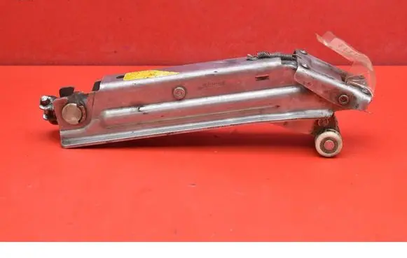 Audi A3 S3 8P Lift Jack