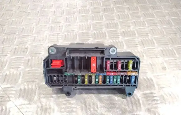 BMW 7 E65 E66 Fuse module 10688710 106887 6113690058301
