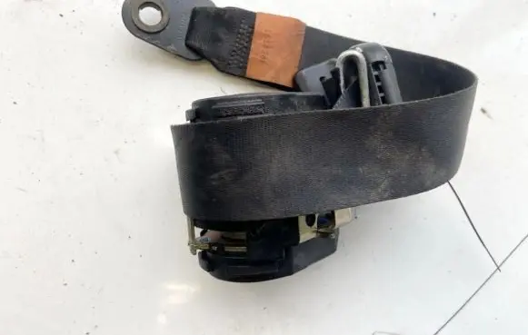 Ford Focus Front seatbelt