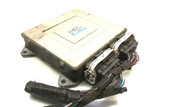 Mazda 5 Engine control unit/module LFD718881D E6T53975H2