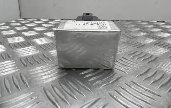 Ford Mustang V Fuel pump relay FR3A9D370AA X3318