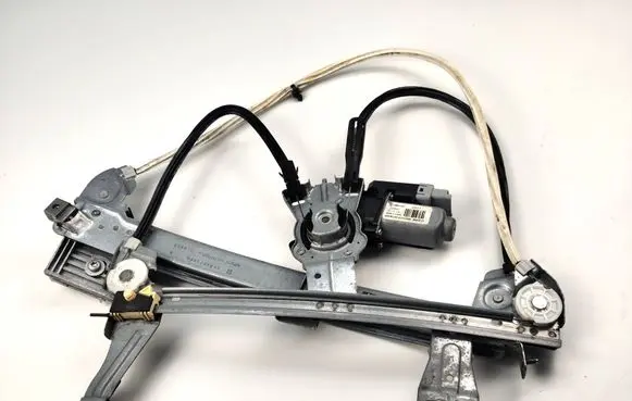 Peugeot 207 CC Front door electric window regulator 9680072080