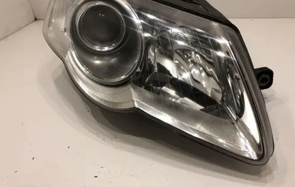 Volkswagen PASSAT B6 Headlight/headlamp