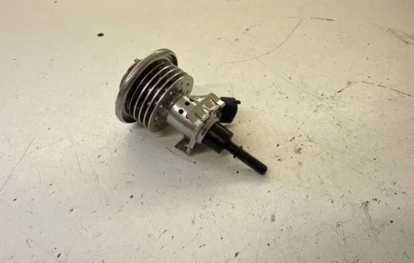 Opel Vivaro AdBlue injector 04440210452 03132610