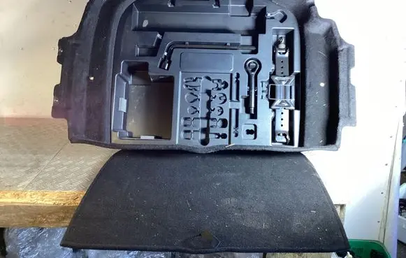 Lexus LS 460 - 600H Tool box 7520150090