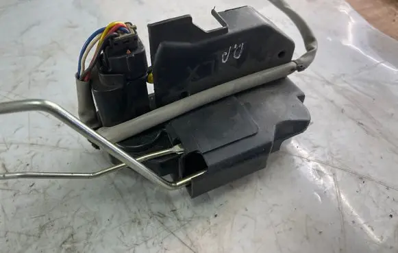 Hyundai Getz Front door lock