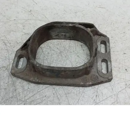 Audi A4 S4 B6 8E 8H Engine mounting bracket 8E0199335J