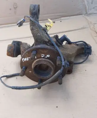 Toyota Previa (XR30, XR40) II Front wheel hub spindle knuckle