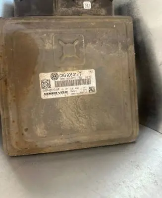 Volkswagen PASSAT B6 Engine control unit/module 03G906018T 5WP45513AF