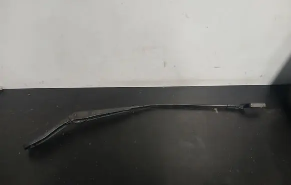 Volvo V70 Front wiper blade arm 30796036