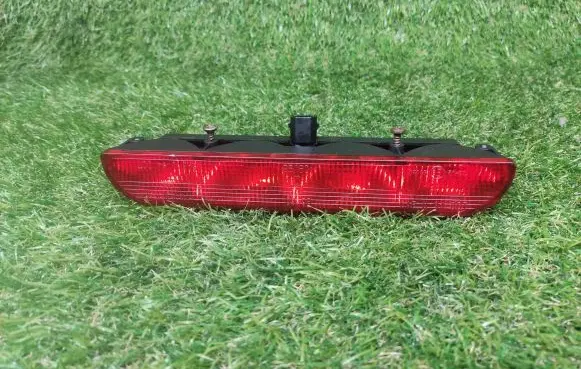 Audi A8 S8 D2 4D Third/center stoplight 8D5945097A