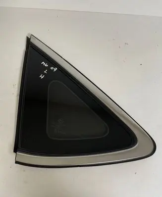 Rear vent window glass