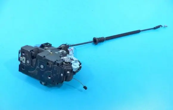 Skoda Octavia Mk2 (1Z) Front door lock IMPRK1186566
