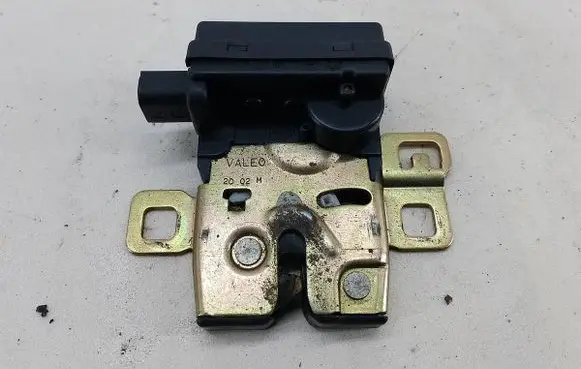 Mini One - Cooper R50 - 53 Tailgate lock latch 7112349