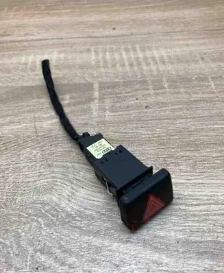 Audi A4 S4 B6 8E 8H Hazard light switch 8E0941509 WITHPLUG