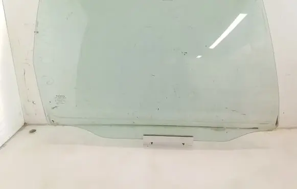 Volvo V70 Rear door window glass