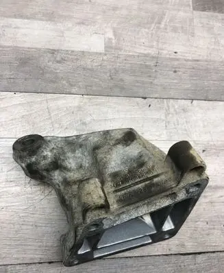 Mercedes-Benz ML W164 Engine mounting bracket A6422233204