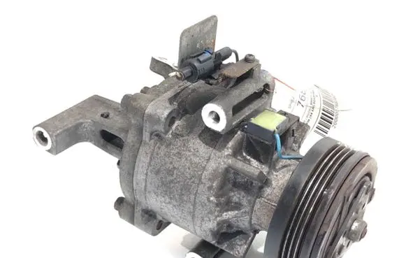Suzuki Swift II Air conditioning (A/C) compressor (pump) 95200-68LA2