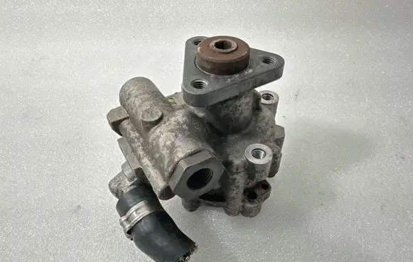 Alfa Romeo 147 Power steering pump 46763561 7613955505