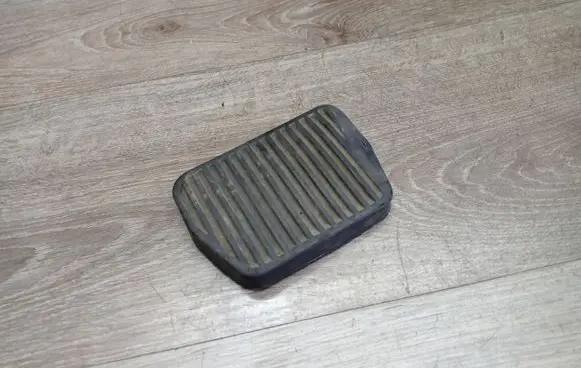 Volvo XC90 Brake pedal 3516078