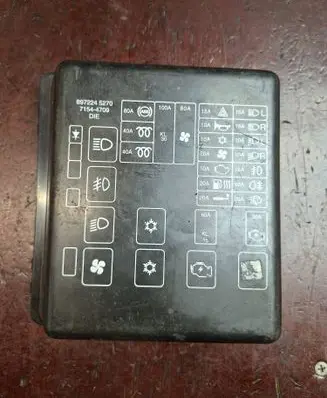 Opel Frontera B Fuse box cover 