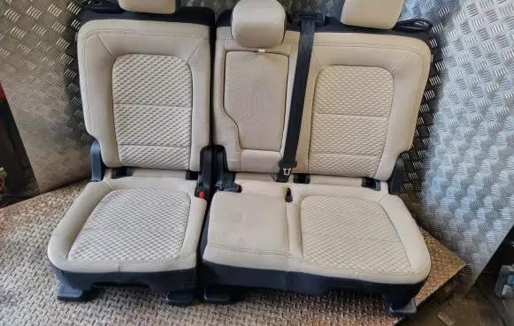 Ford Escape IV Second row seats 
