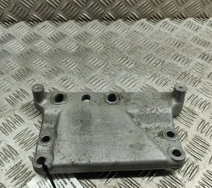 Volkswagen Golf VII Engine mounting bracket 5QE199587A