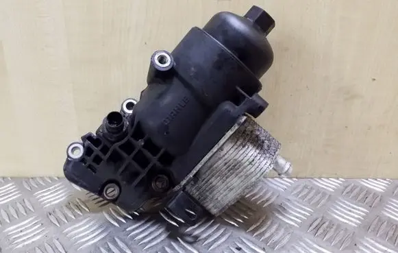 Hyundai i40 Oil filter mounting bracket 264102A300 264002A300
