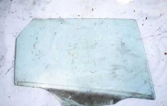 Mazda 3 I Rear door window glass