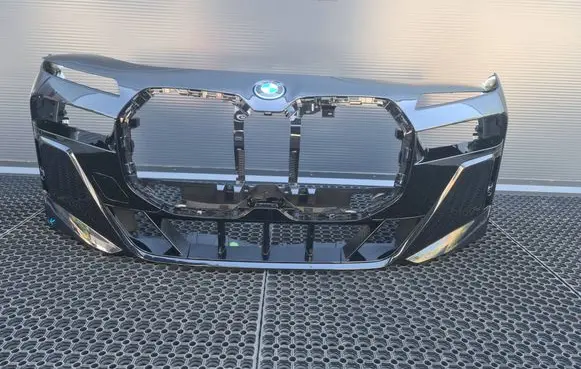 BMW 7 G70 Front bumper