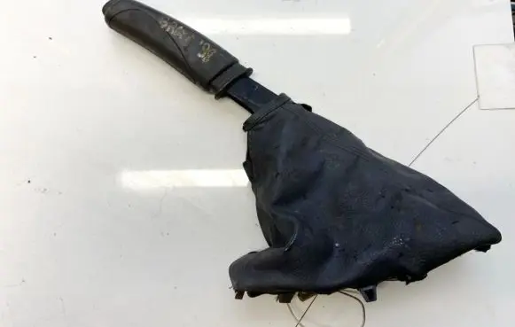 Handbrake/parking brake lever assembly