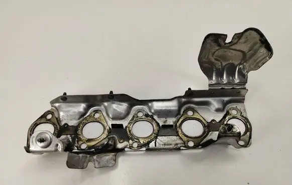 Peugeot 5008 II Heat shield in engine bay 9816267280 BT00N719