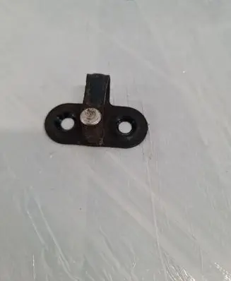 Volkswagen PASSAT B5 Rear door lock loop/hook striker 