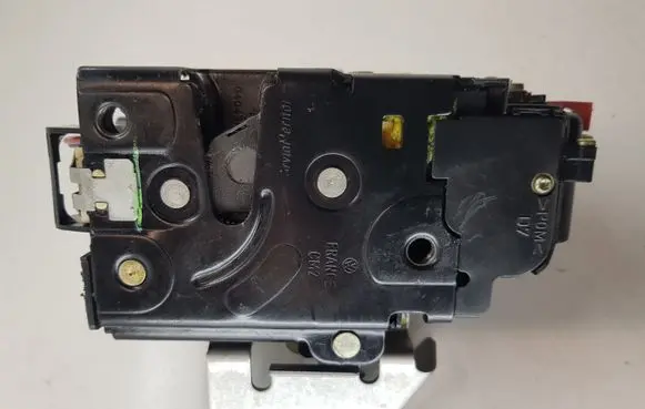 Audi A4 S4 B6 8E 8H Front door lock 8E1837016C