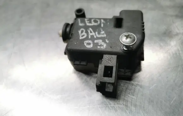 Fuel tank cap lock motor