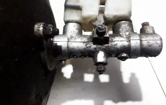Mazda 323 Master brake cylinder