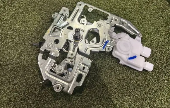 Renault Master III Sliding door lock 826703236R
