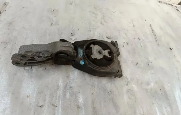 Mazda CX-30 Gearbox mount Bdgh1