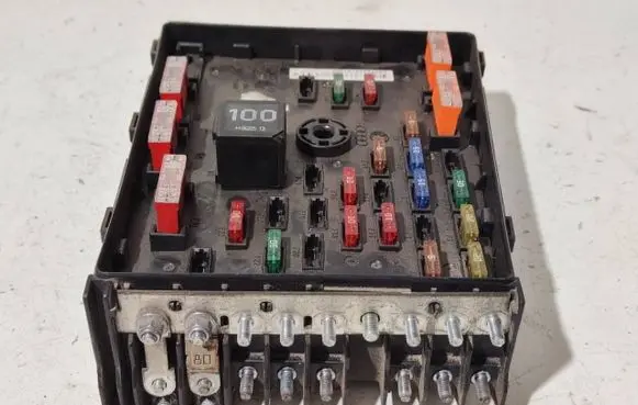 Volkswagen PASSAT B6 Fuse module 3C0937125 63592777