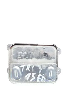 Volkswagen PASSAT B8 Engine oil radiator 04E117021L
