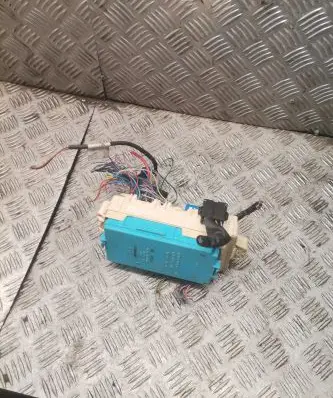 Mitsubishi Pajero Fuse module mr445951b