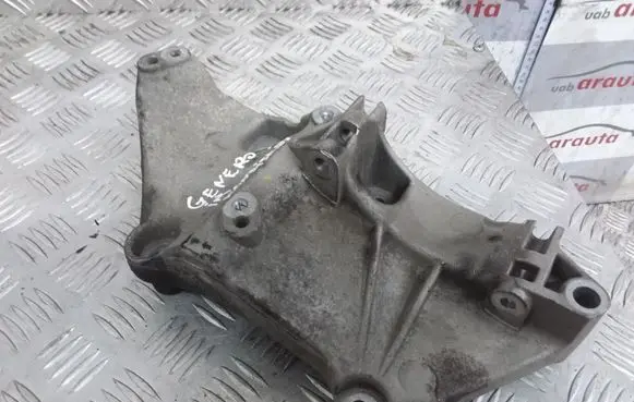 Renault Scenic II - Grand scenic II Generator/alternator bracket 8200100148