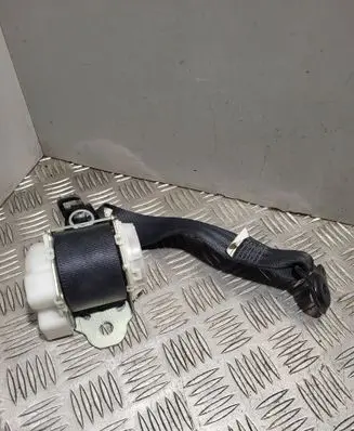 Toyota Yaris Middle seatbelt (rear) H073818