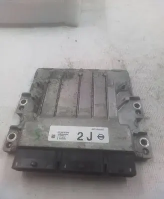 Nissan Qashqai Engine control unit/module 23710HX42C A2C98757200