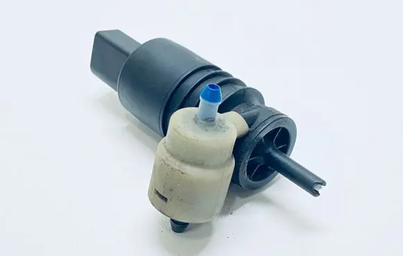 Audi A6 S6 C6 4F Windscreen/windshield washer pump 1T0955651A